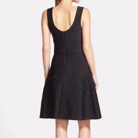 Vera Wang Scuba Neoprene Embossed Fit N Flare Sleeveless Dress in size 12 - Picture 2 of 8